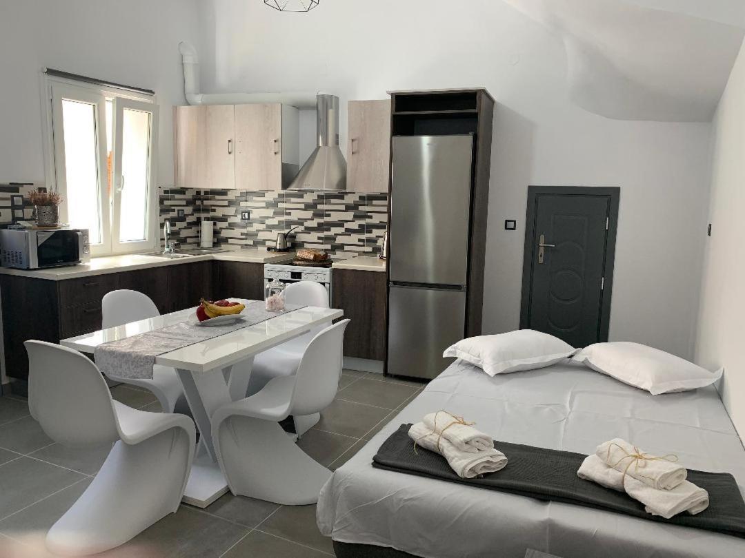 Thania'S House ,4 Minutes From The Center Of Hermoulis Ermoupoli Exteriör bild